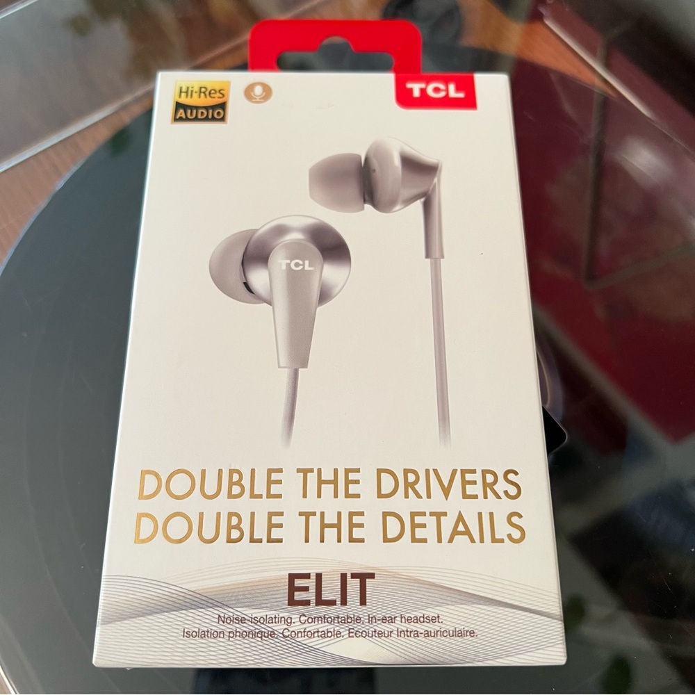 🎧 TCL ELIT 300 Wired In-Ear Headphones with Mic, Noise Isolating, Silver, NWT - Picture 2 of 9